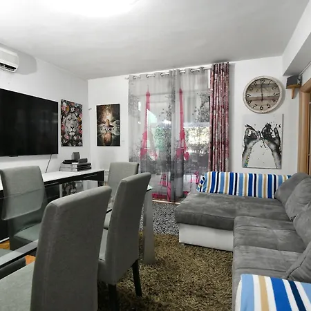 Apartment Dario With Terrace And Bbq